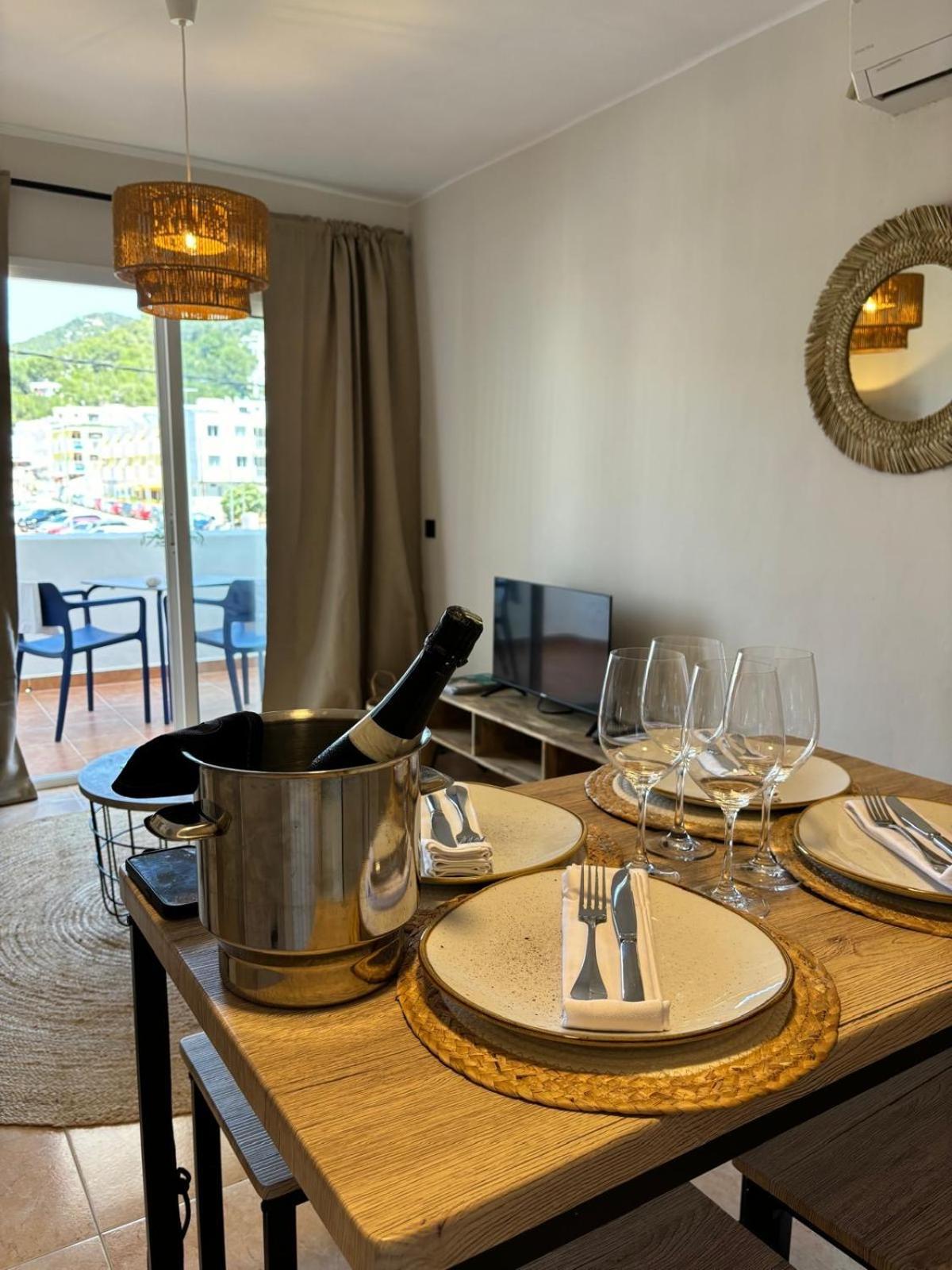 Apartamentos Ses Veles Cala Llonga  Δωμάτιο φωτογραφία