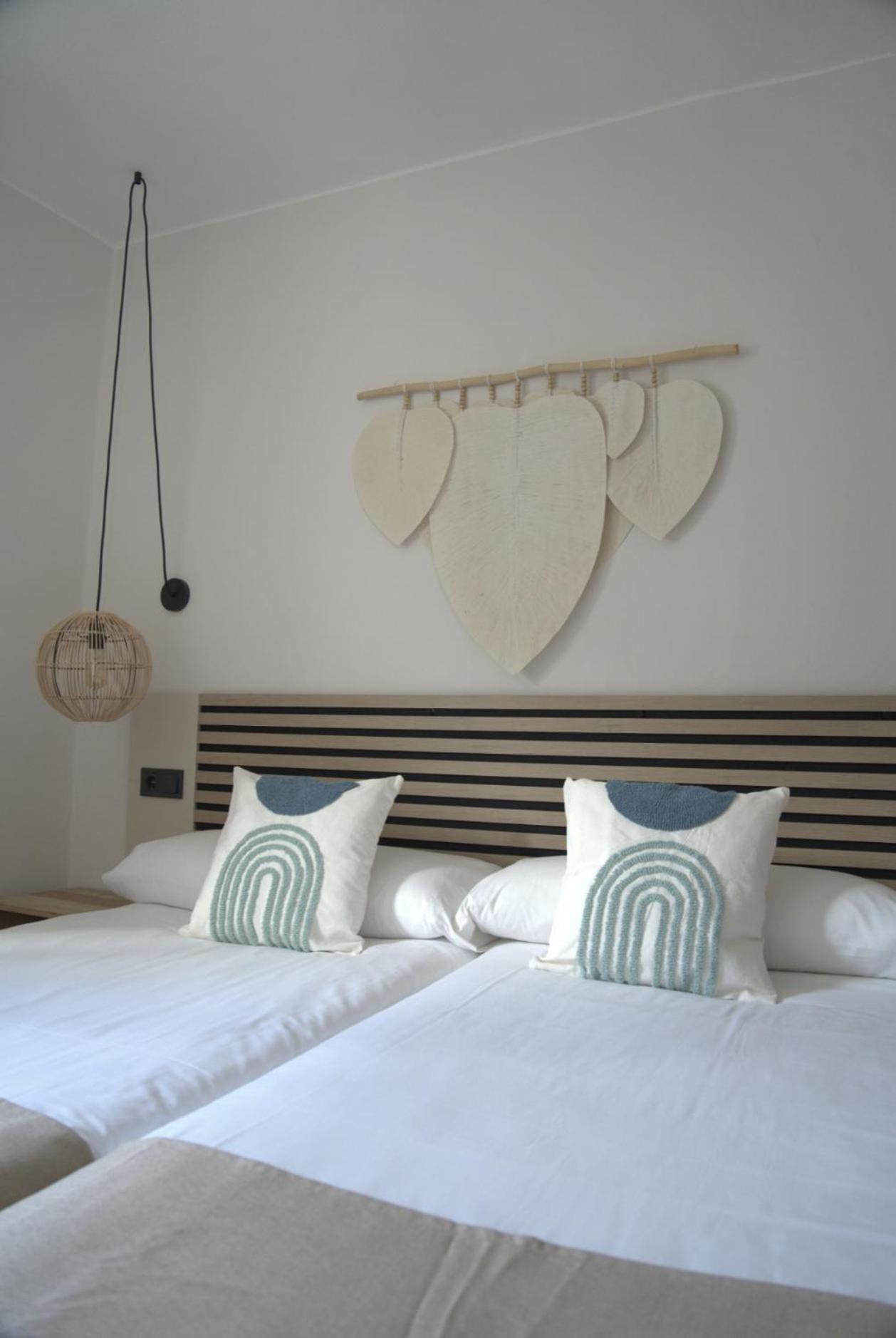 Apartamentos Ses Veles Cala Llonga  Εξωτερικό φωτογραφία