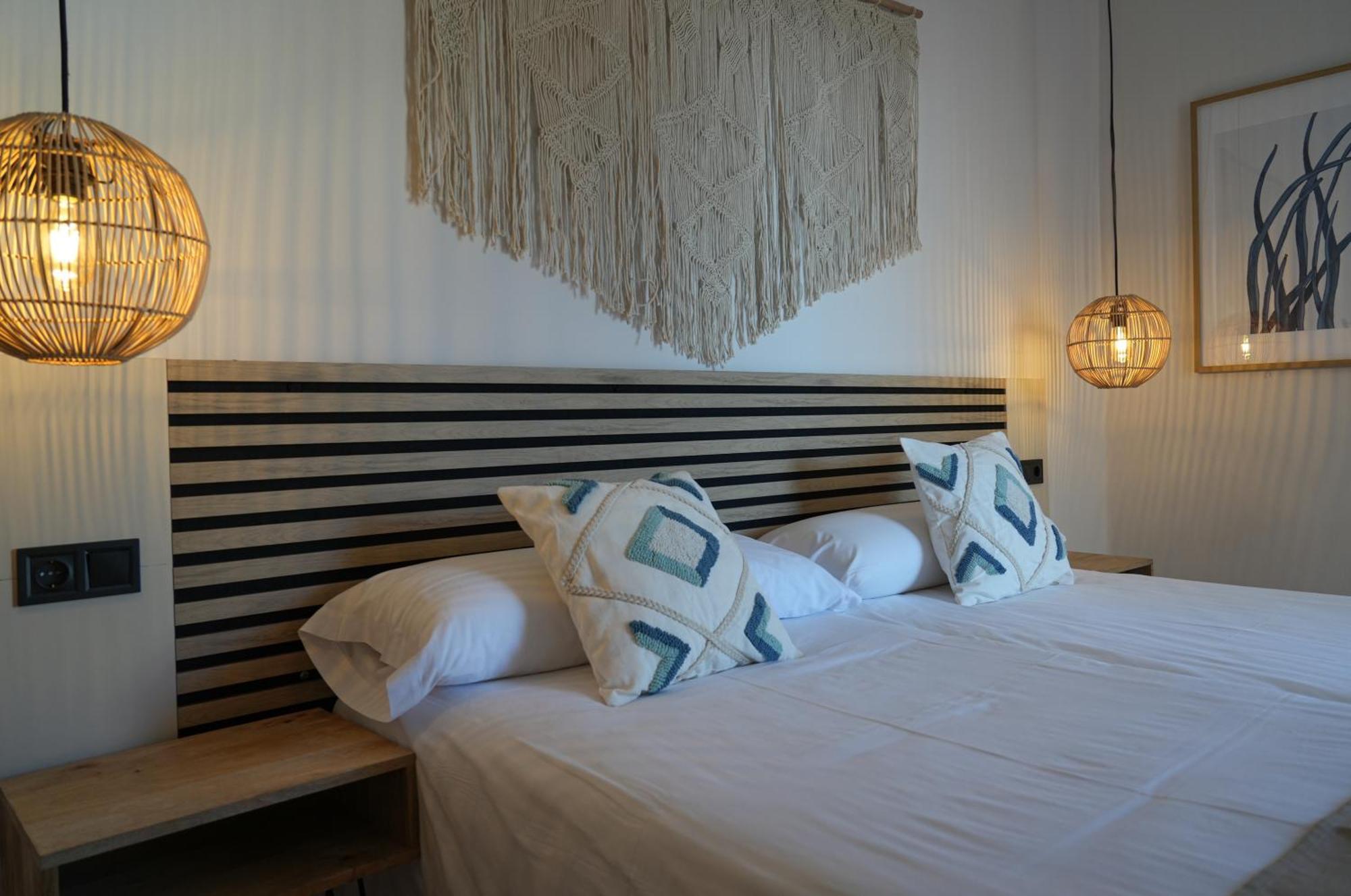 Apartamentos Ses Veles Cala Llonga  Εξωτερικό φωτογραφία