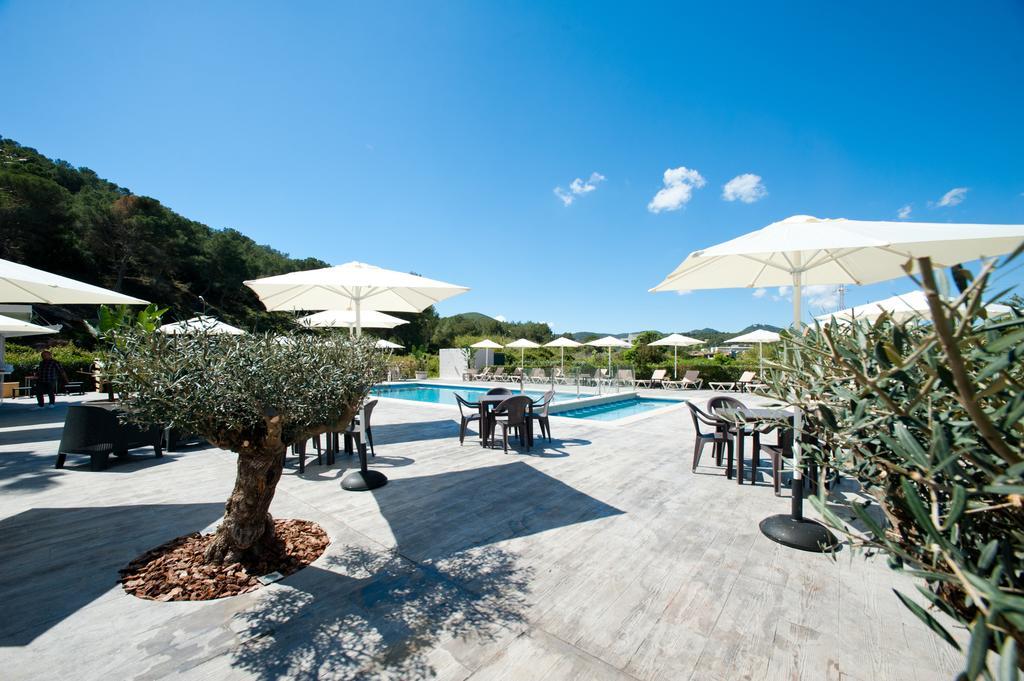 Apartamentos Ses Veles Cala Llonga  Εξωτερικό φωτογραφία
