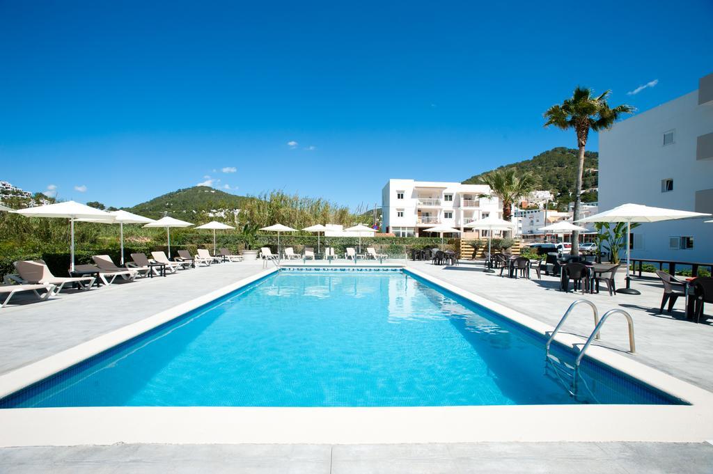 Apartamentos Ses Veles Cala Llonga  Εξωτερικό φωτογραφία