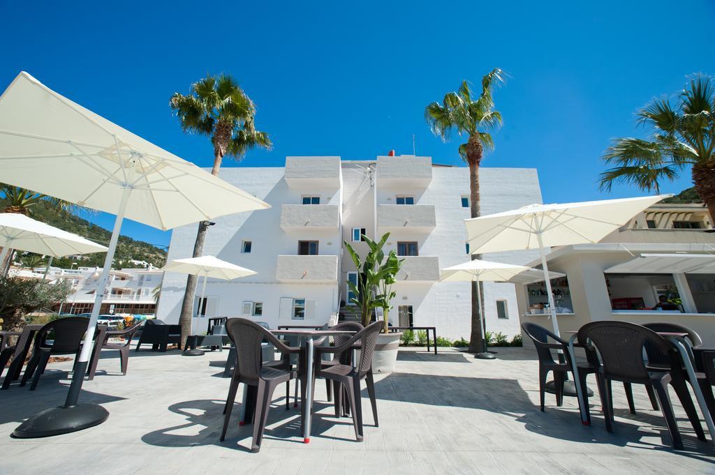 Apartamentos Ses Veles Cala Llonga  Εξωτερικό φωτογραφία