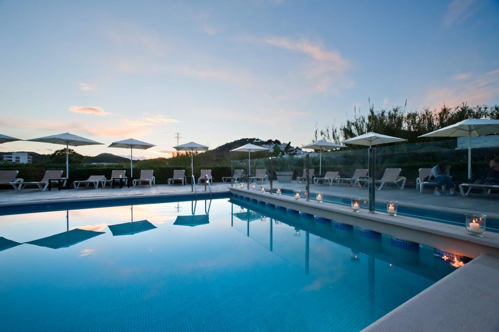 Apartamentos Ses Veles Cala Llonga  Εξωτερικό φωτογραφία